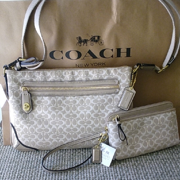 Coach Handbags - Rare Stunning Coach Beige/ Tan Signature Canvas Crossbody with Matching Wristlet